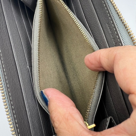 GUC Celine Leather Baby Blue Long Zip Wallet - Picture 8 of 8